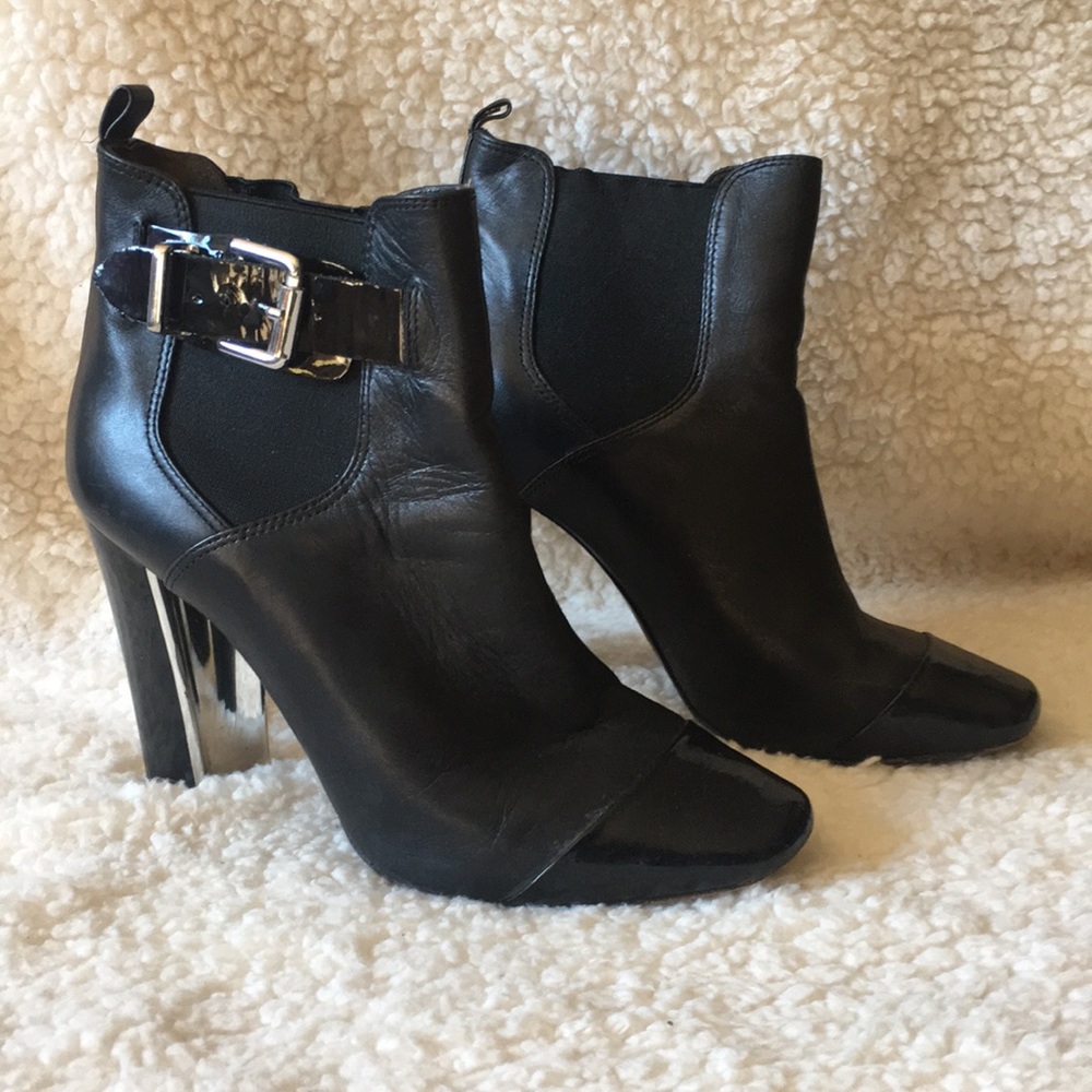 Pour La Victoire genuine leather booties